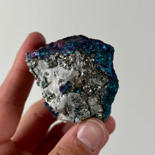 Load image into Gallery viewer, Large Peacock Ore