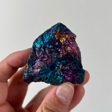 Load image into Gallery viewer, Large Peacock Ore