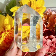 Load image into Gallery viewer, AAAA Grade Quartz Tower