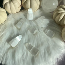 Load image into Gallery viewer, Satin Spar Selenite Mini Tower