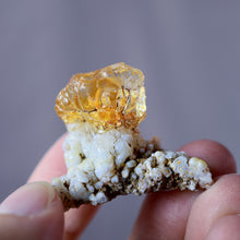 Load image into Gallery viewer, Hyalite Opal