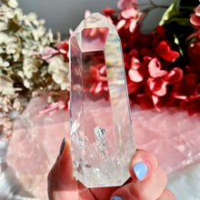 Load image into Gallery viewer, Clear Quartz Tower