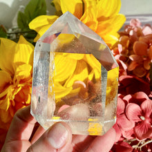 Load image into Gallery viewer, AAAA Grade Quartz Tower