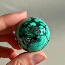 Load image into Gallery viewer, Malachite Sphere