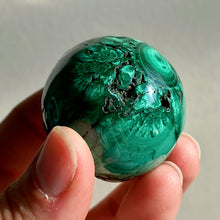 Load image into Gallery viewer, Malachite Sphere