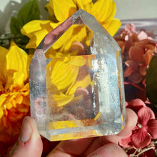 Load image into Gallery viewer, AAAA Grade Quartz Tower