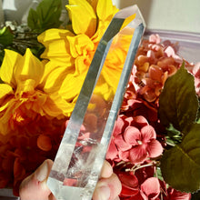 Load image into Gallery viewer, AAAA Grade Quartz Tower