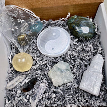 Load image into Gallery viewer, Hanukkah Crystal Countdown