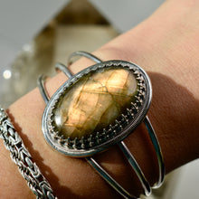 Load image into Gallery viewer, Labradorite Cuff
