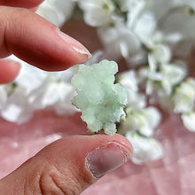 Load image into Gallery viewer, New Jersey Prehnite
